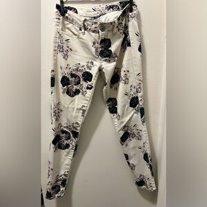 American Eagle floral black and white skinny jeans- size 2